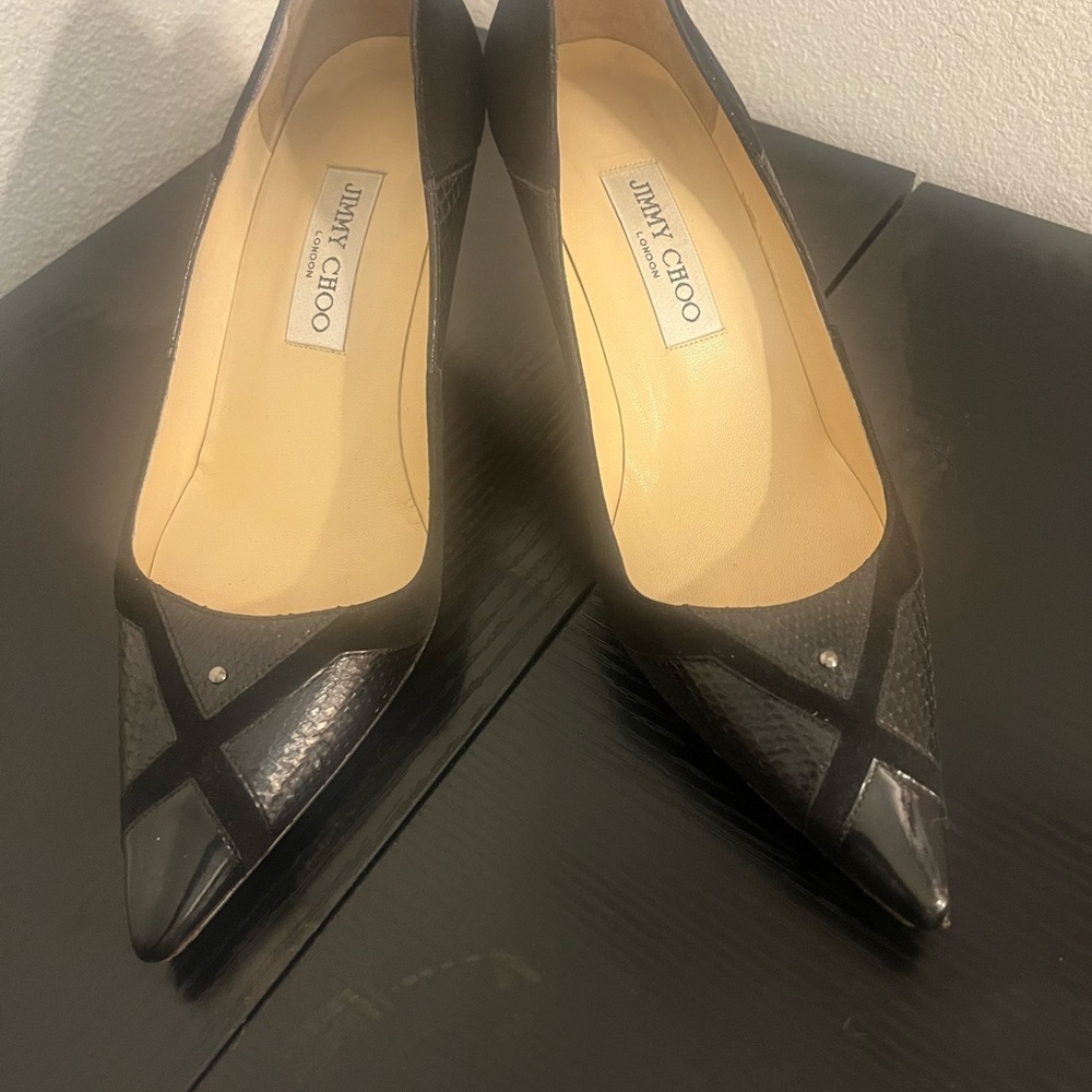 Jimmy Choo Black Snakeskin & Suede Pumps 👠 - Picture 3 of 11